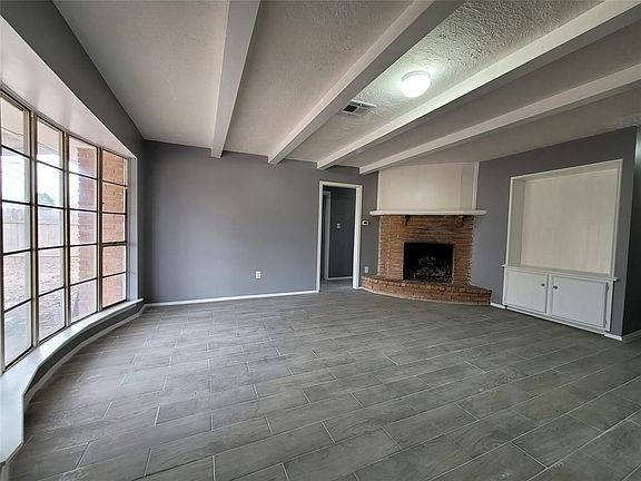 3rd image of 8630 Amblewood Dr