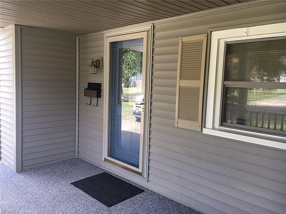 4th image of 244 N Main St