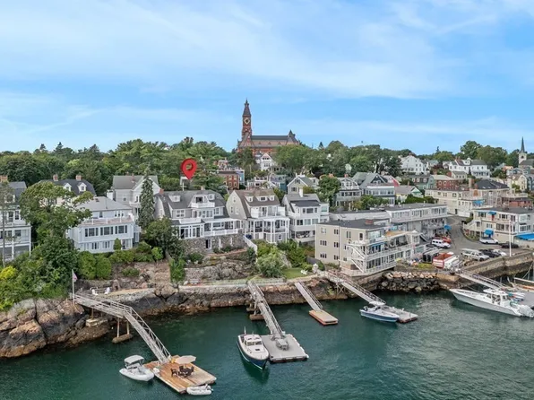 12 Gregory St, Marblehead, MA 01945