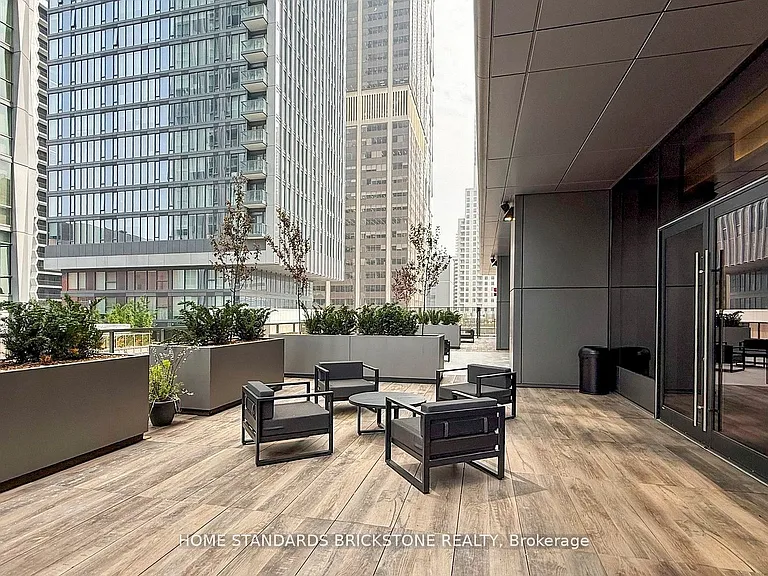 11 Yorkville Ave #6305 — Photo 38