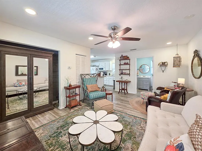 216 S 5th St #B — Photo 19