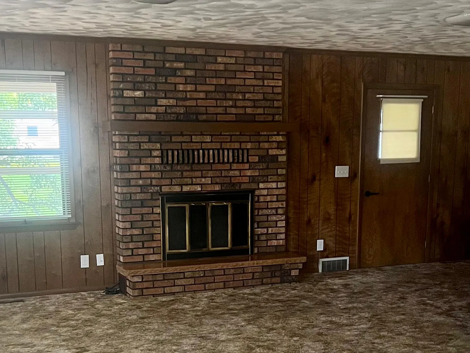 3 bed, 1876 sqft, $1,950 — Photo 2