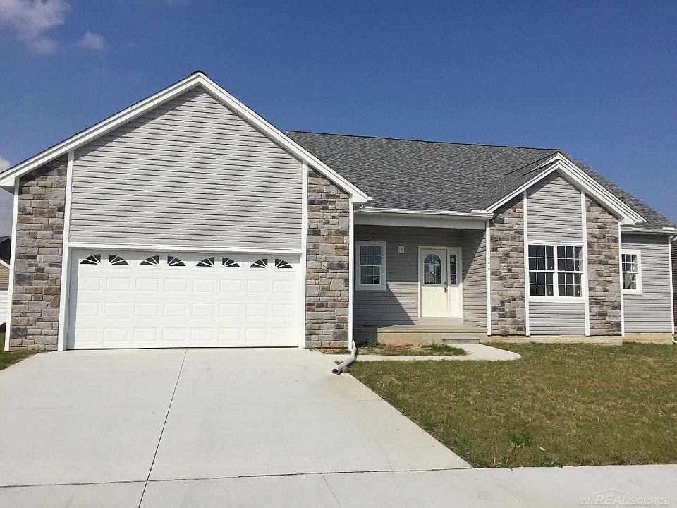 For Sale: 7793 Yorkshire Dr, Almont, MI 48003