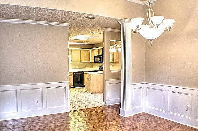 3 bed, 1557 sqft, $2,100 — Photo 4