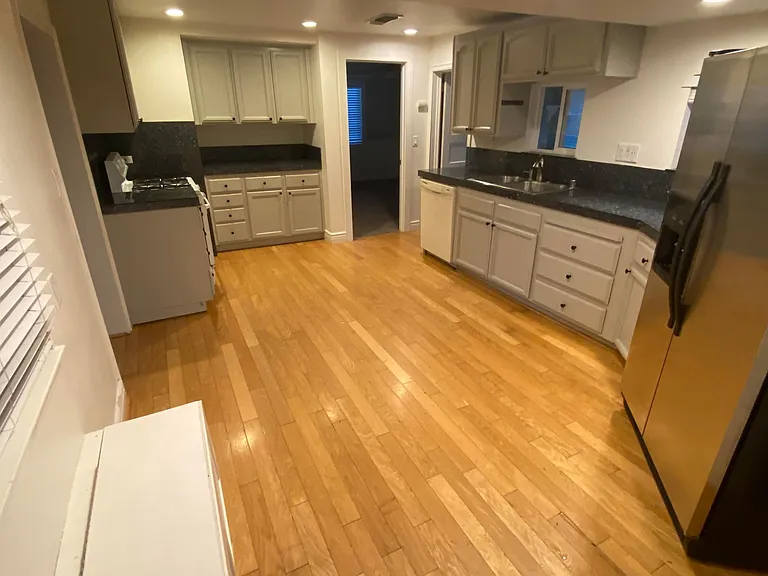 140 Walker Dr — Photo 16