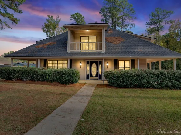 8205 Clint Dr, Shreveport, LA 71108