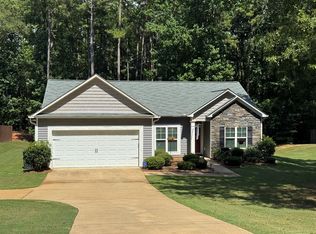 135 Amhurst Dr, West Point, GA 31833