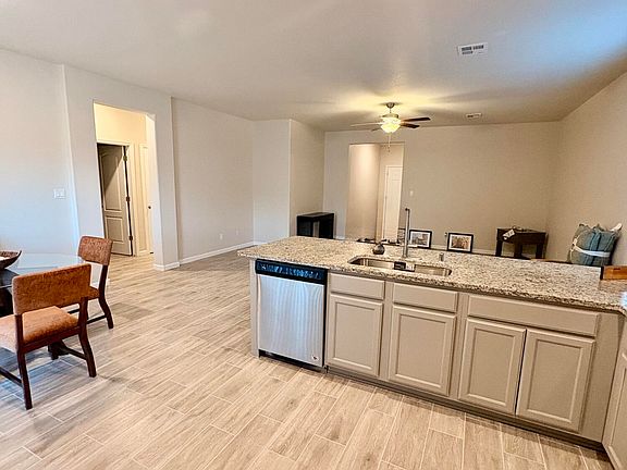 5th image of 3409 Oregon Trail Rd NE