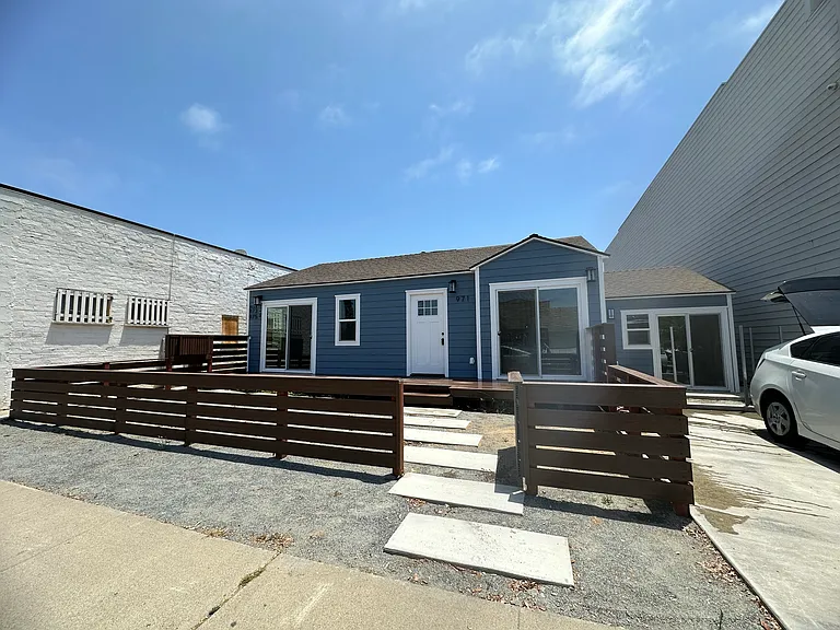 There is an attached studio that can be rented long term with a very quiet tenant. This is not a fully detached house.