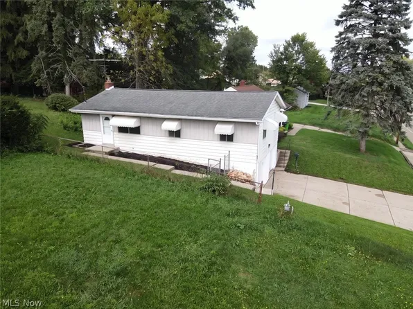 306 E State St, Barberton, OH 44203