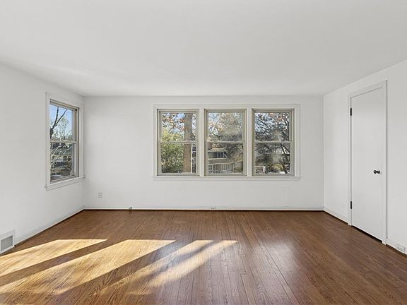 5th image of 2515 W 65th St