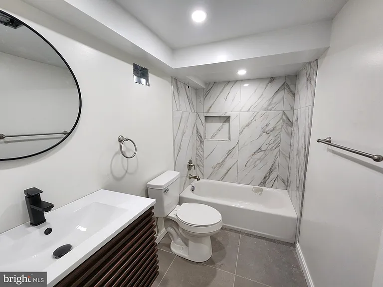 523 Wellesley St — Photo 20