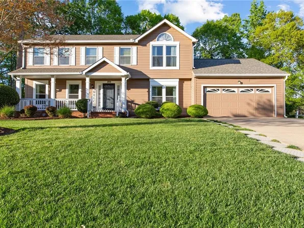 899 Garrow Rd, Newport News, VA 23608