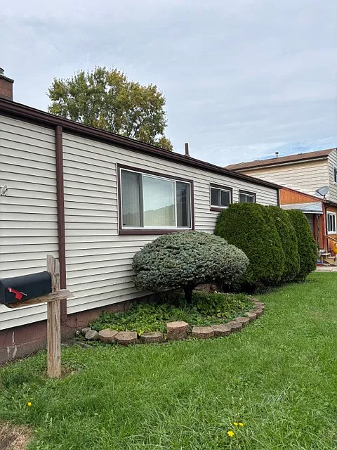 3 bed, 1000 sqft, $1,600 — Photo 2