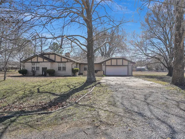 82 Elm Dr, Pryor, OK 74361