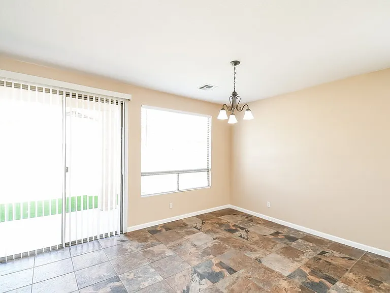 810 E Rossi Ct — Photo 7