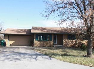 508 Crestview Dr, Chapman, KS 67431
