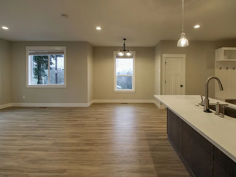 3221 & 3223 Pheasant Ave SE — Photo 4