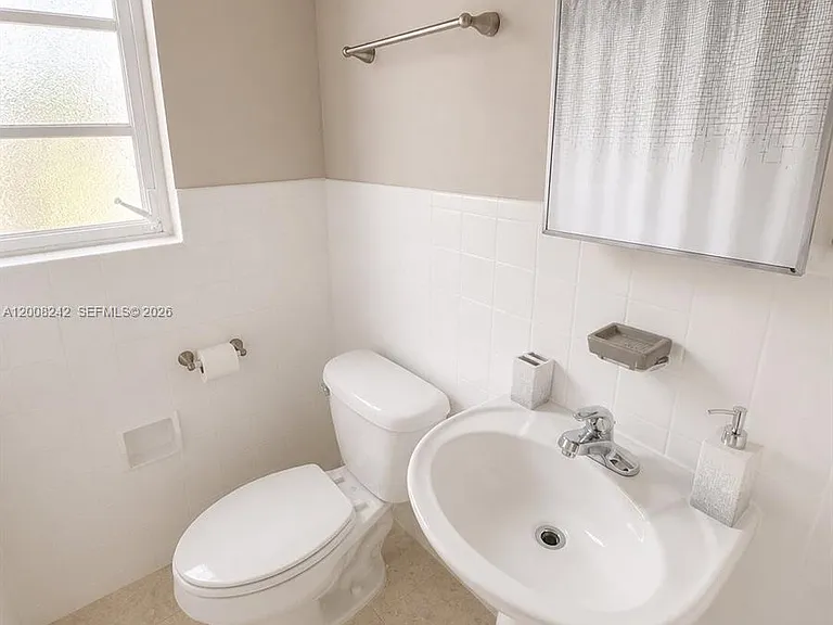 375 SW 19th Ave #2 — Photo 9