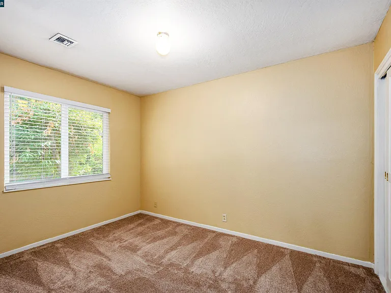 378 Verona Ave — Photo 16
