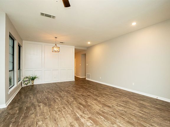 5th image of 7 Starwood Dr