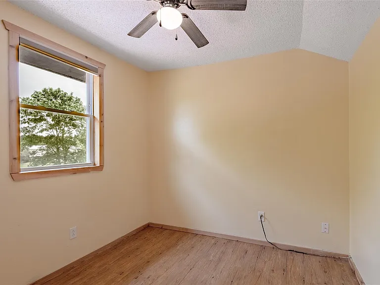 86 Oak Hill Dr — Photo 15