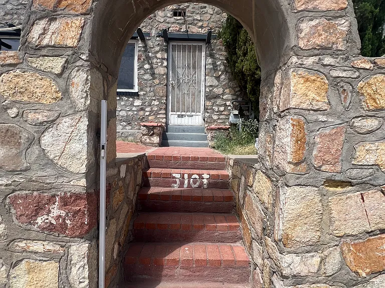 Entrance to unit from street