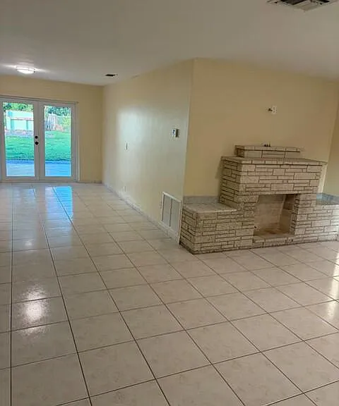 3612 S Seacrest Blvd — Photo 4