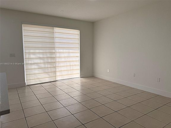 5th image of 11468 NW 77th St