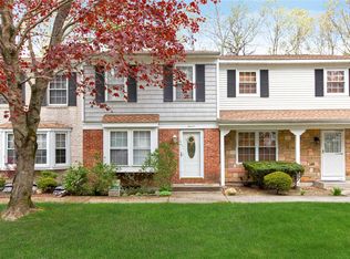 11 Thornton Cmns, Yaphank, NY 11980