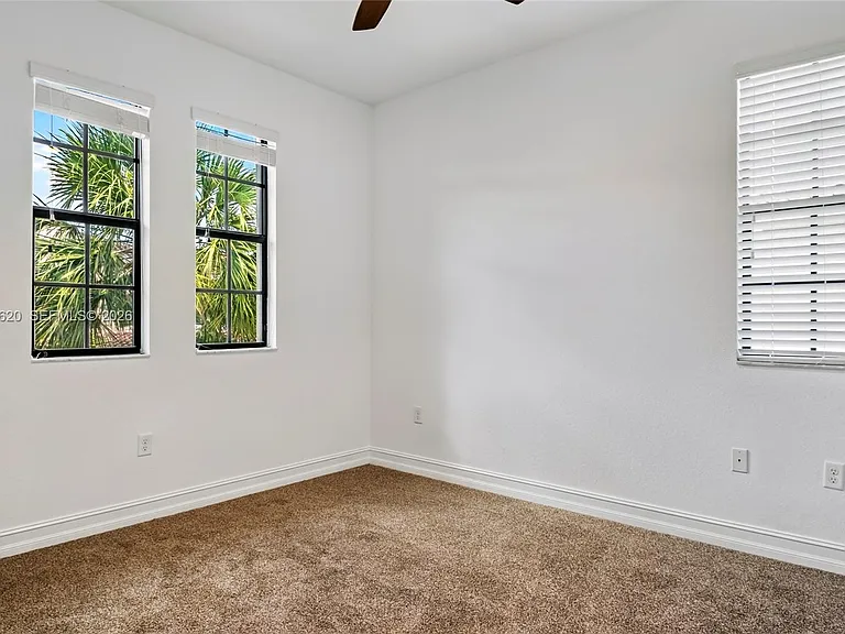 142 SW 127th Ter — Photo 46