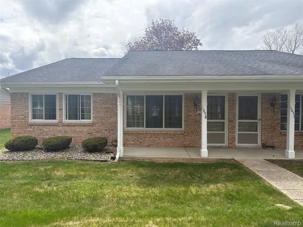 1054 Normandy Terrace Dr, Flint, MI 48532