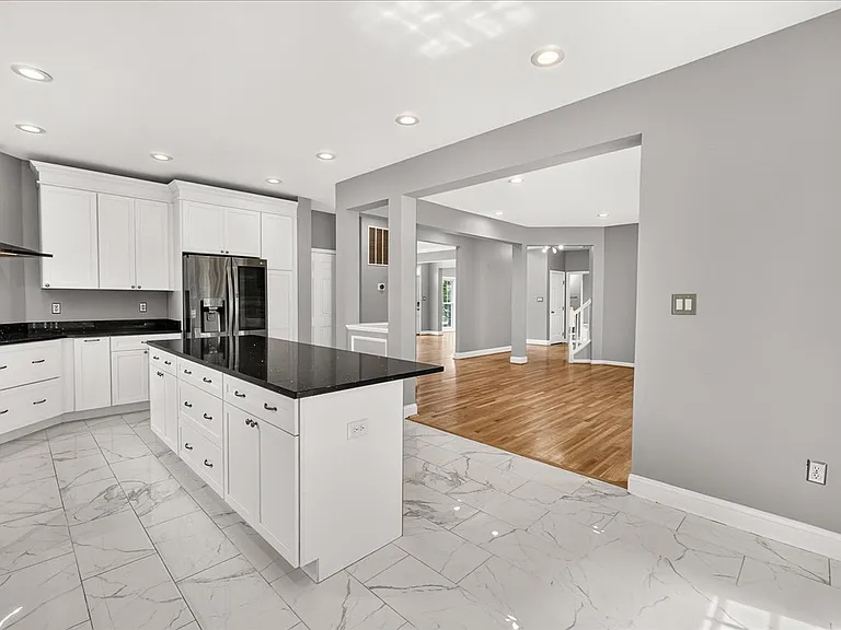 6455 Saddlebrook Ln — Photo 9