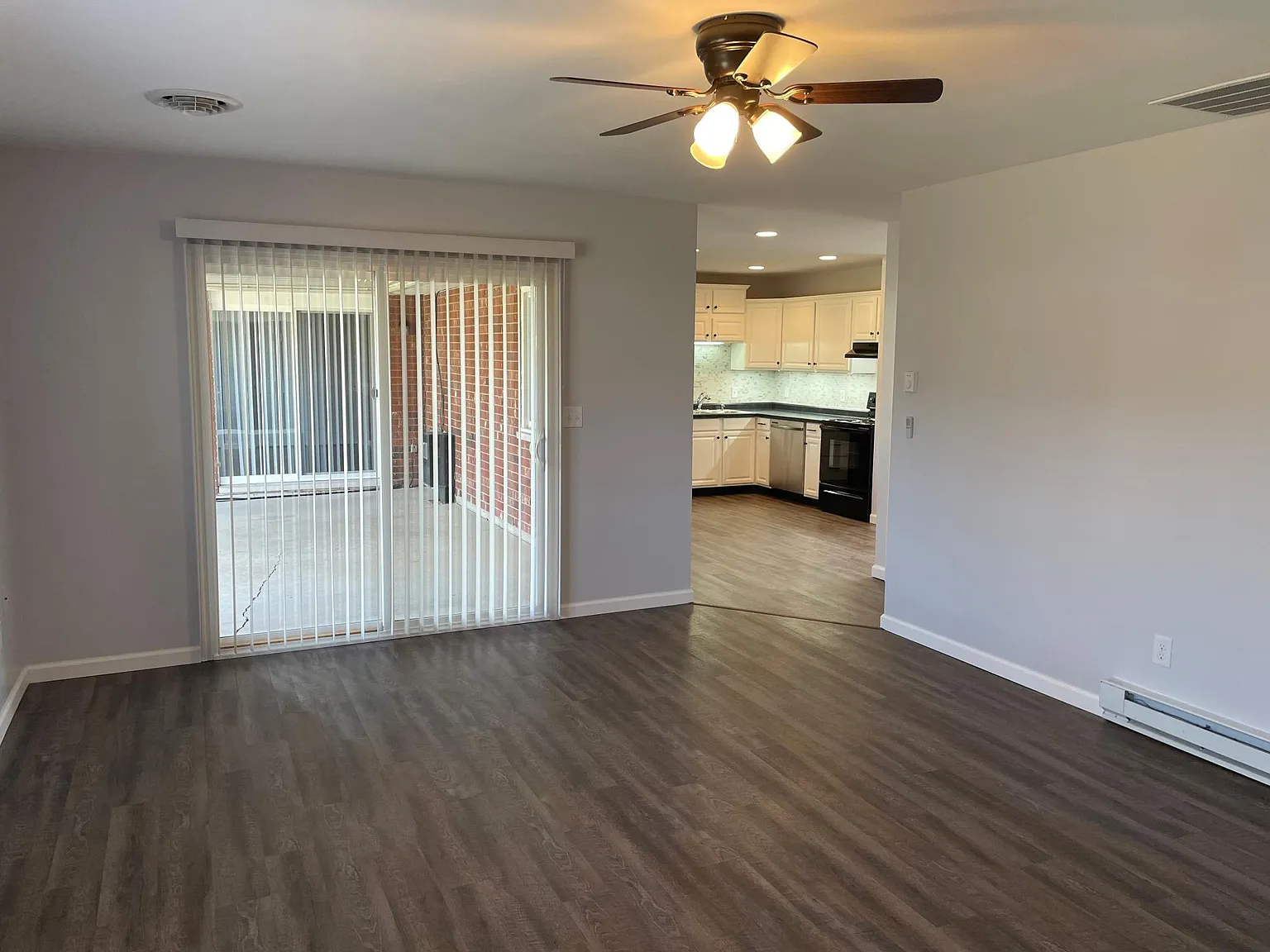4 bed, 1.5 bath, 1476 sqft, $1,675 — Photo 3