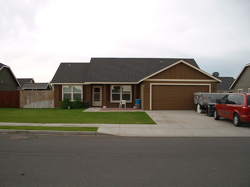 1st image of 1357 E Raymond Dr