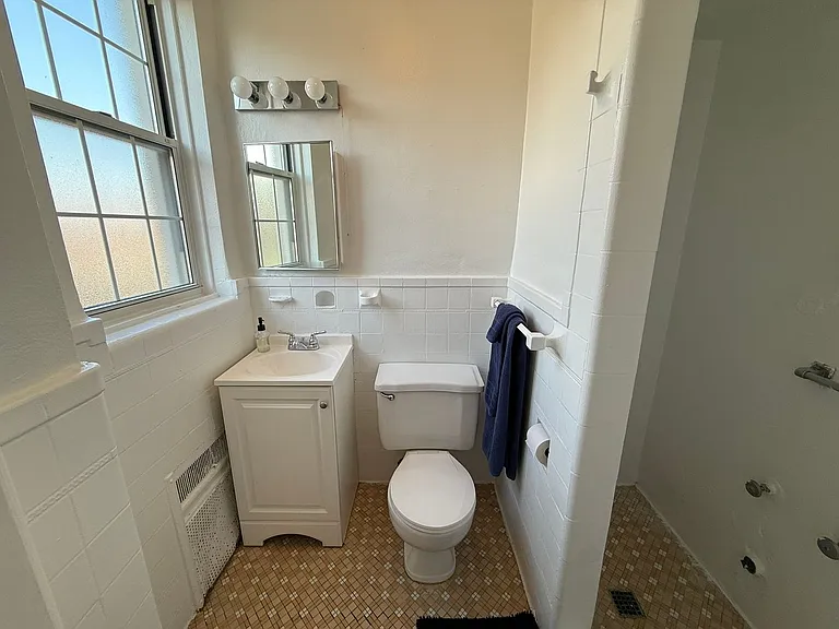New King Edward Apartments — Photo 454