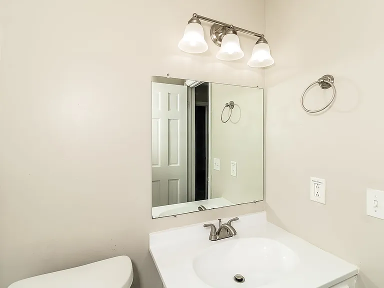 6620_027_bathroom_13231729.jpg