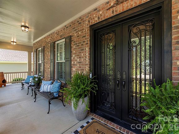 3rd image of 3411 Stags Leap Way
