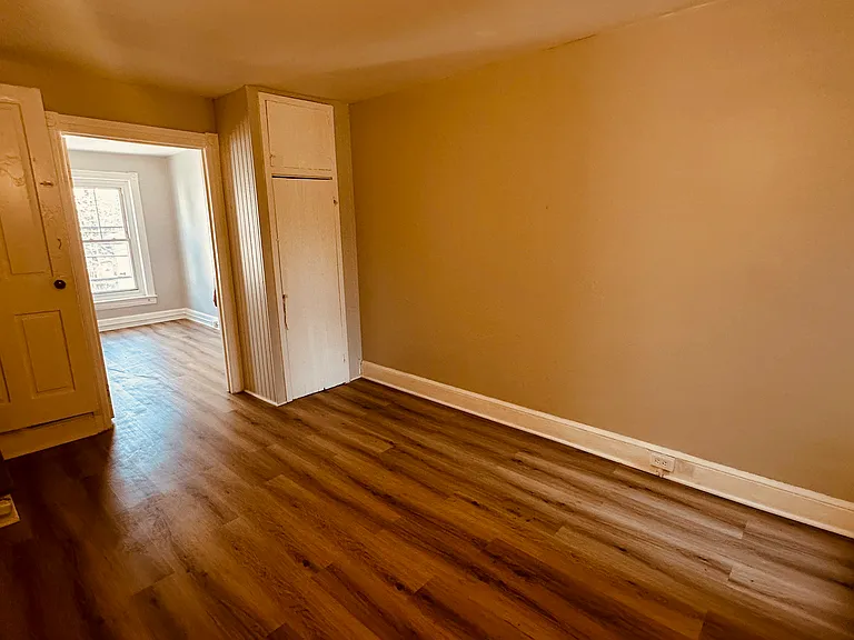 212 N Hall St — Photo 6