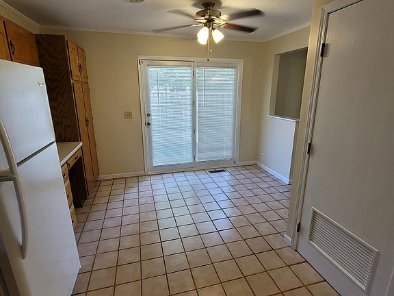 5th image of 358 S Orchard Dr