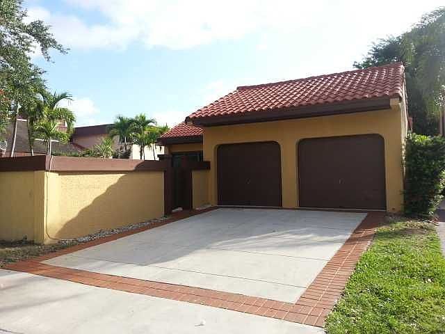 1st image of 20429 NE 10th Ct