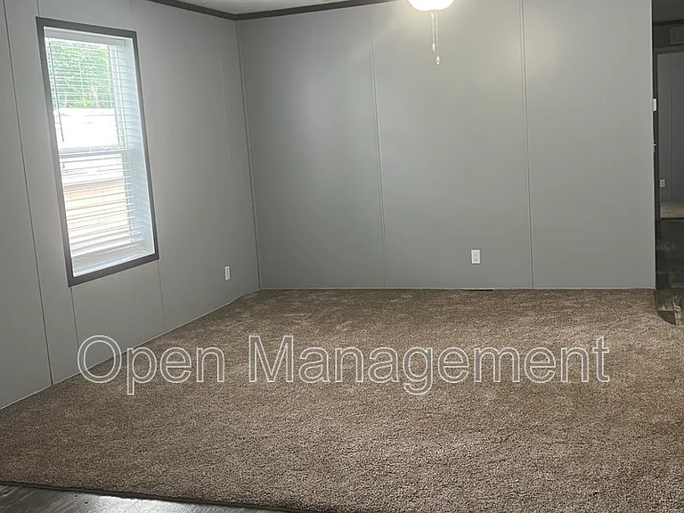 825 1st Ave E #60 — Photo 3