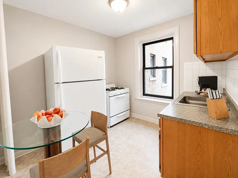 50 Reservoir Ave #302 — Photo 2