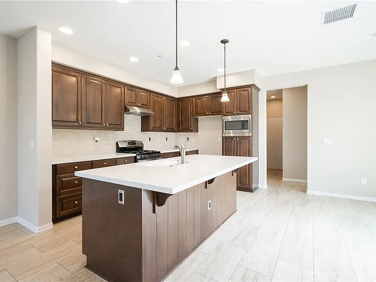 20328 Paseo Las Olivas — Photo 11