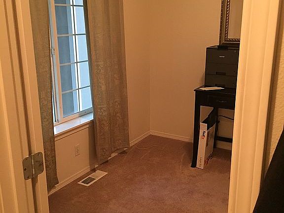 10x12 office/bonus room