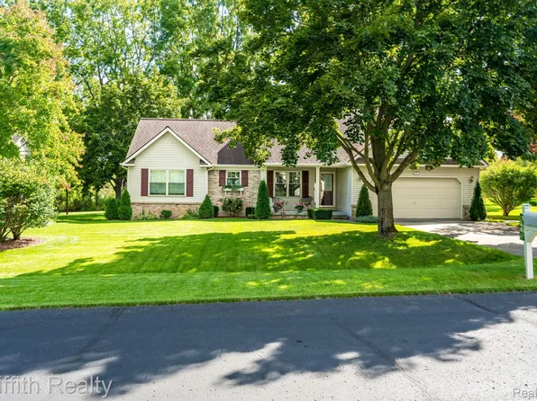 7405 Charles Ct, Linden, MI 48451