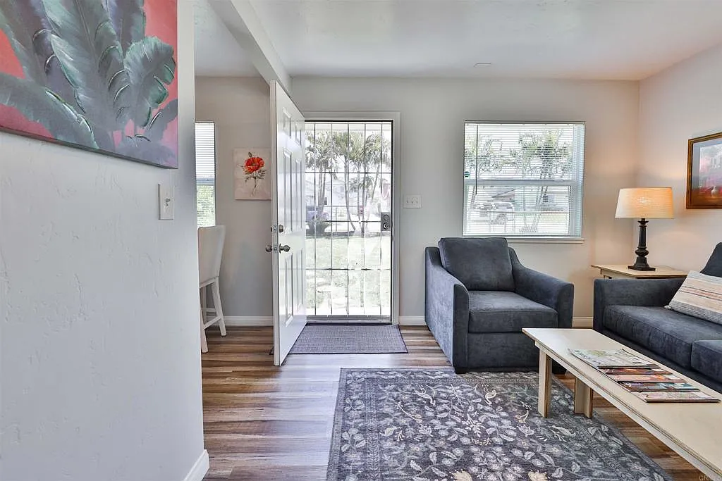 1 bed, 400 sqft, $2,700 — Photo 4