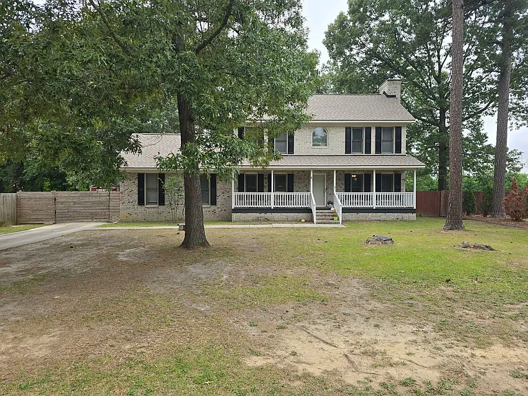 111 Greentree Dr — Photo 1
