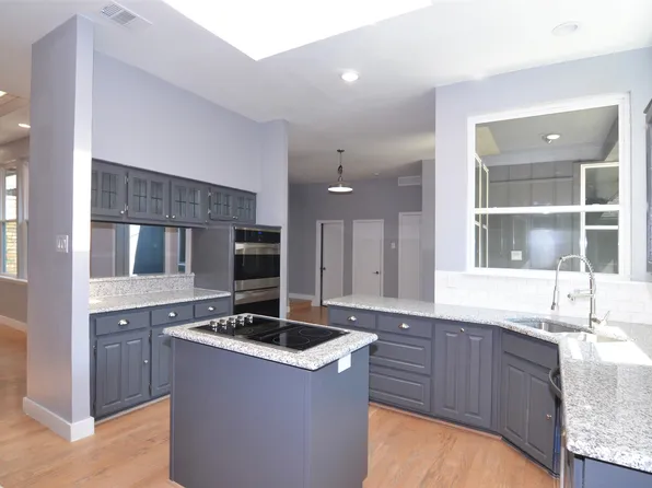 6214 Twin Oaks Cir, Dallas, TX 75240