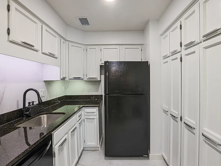 5715 Brewer House Cir #201 — Photo 11